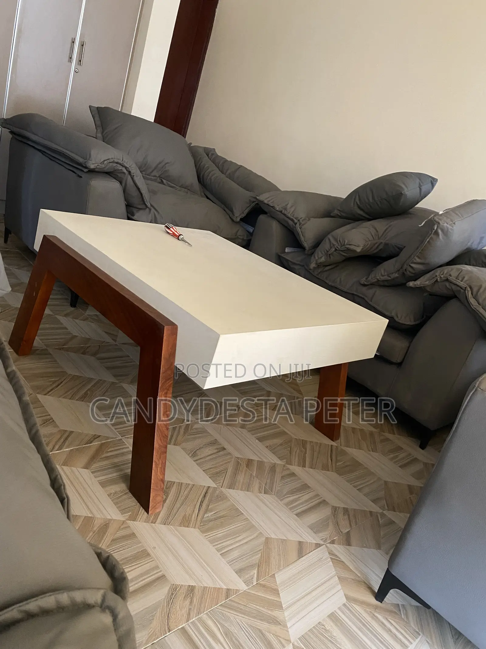 ዎንዛ Central Sofa Table