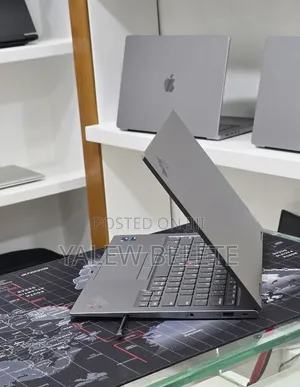 New Laptop Lenovo ThinkPad X1 Yoga 16GB Intel Core i5 SSD 512GB
