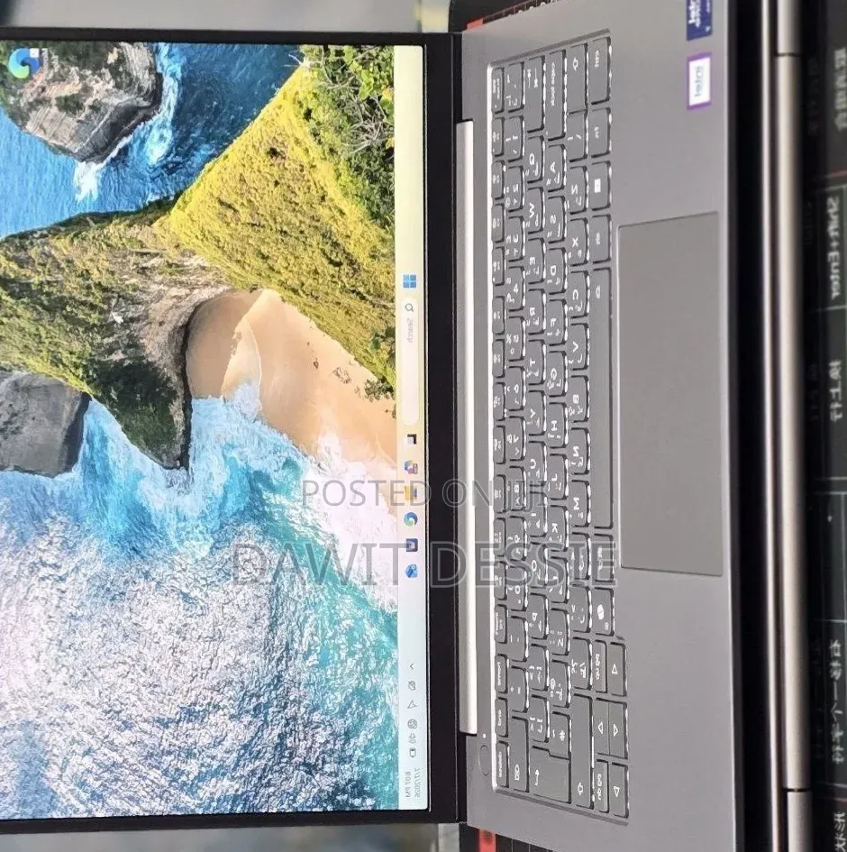 New Laptop Lenovo 16GB Intel Core Ultra 7 SSD 512GB