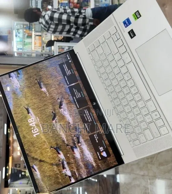 New Laptop HP Envy 16 Gaming 16-h1023dx 12GB Intel Core i7 SSD 512GB
