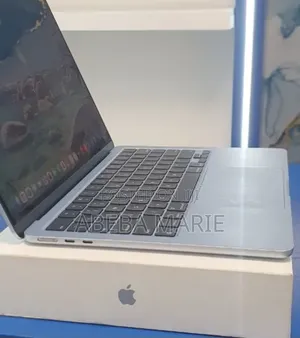 New Laptop Apple MacBook Air 2025 M4 16GB Apple M4 SSD 512GB