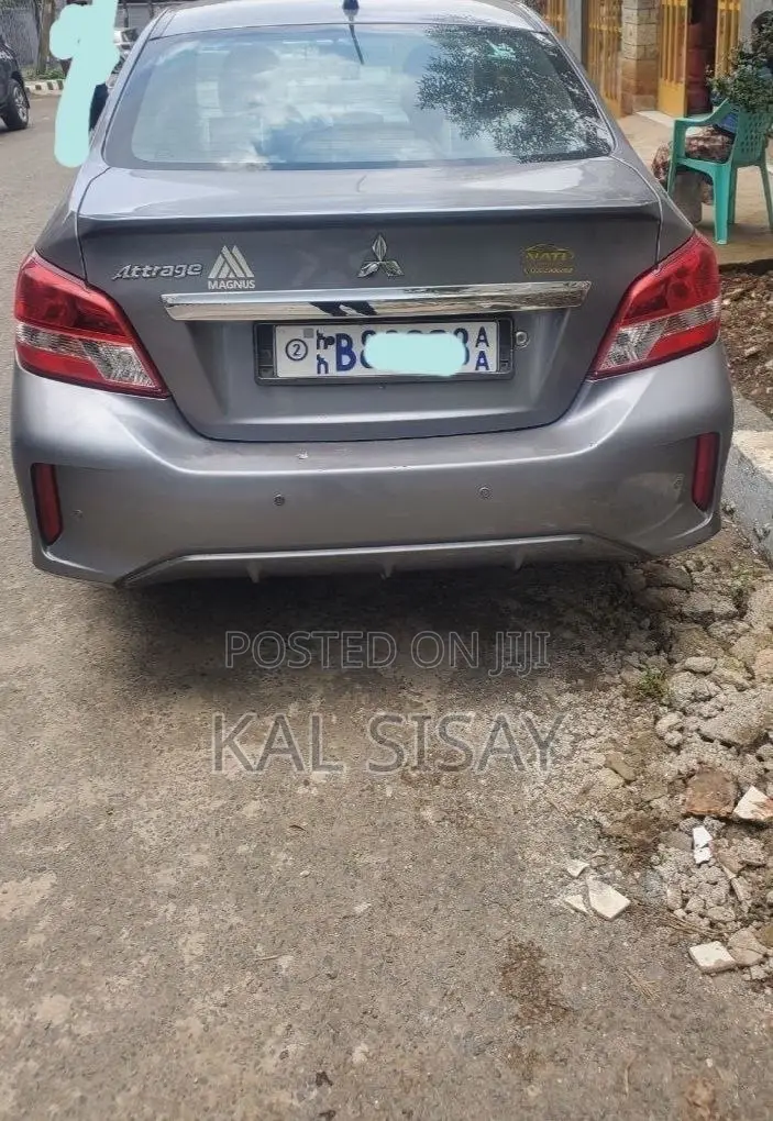 Toyota Land Cruiser LC300 2023 Silver
