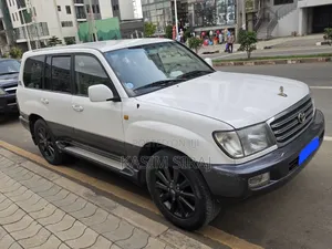 Toyota Land Cruiser 2004 White