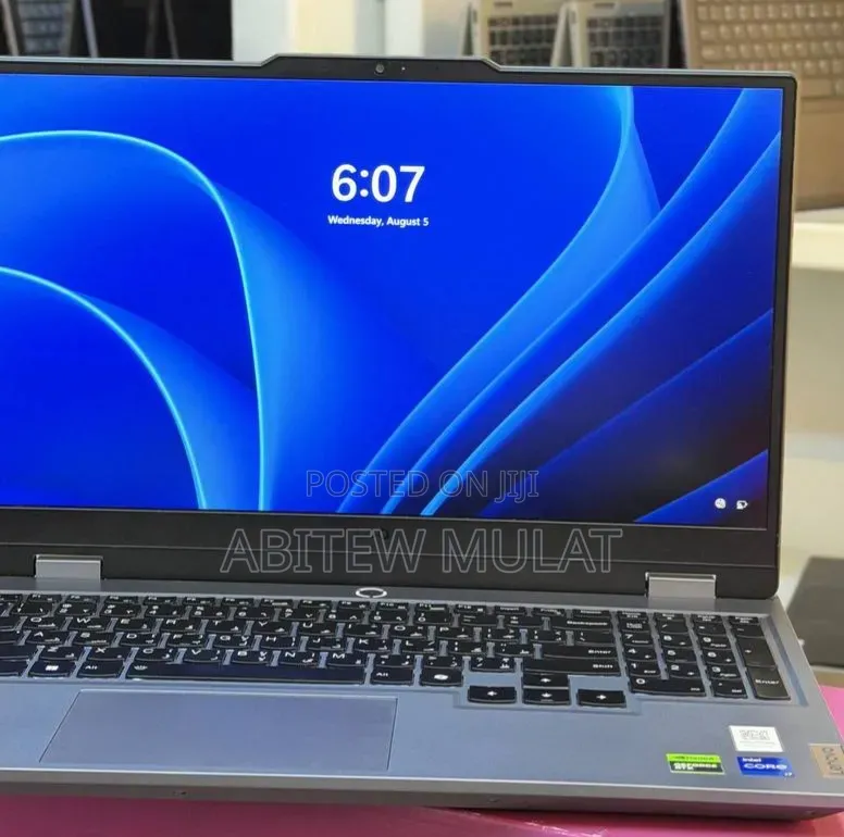 New Laptop Lenovo LOQ 15AHP10 16GB Intel Core i7 SSD 512GB