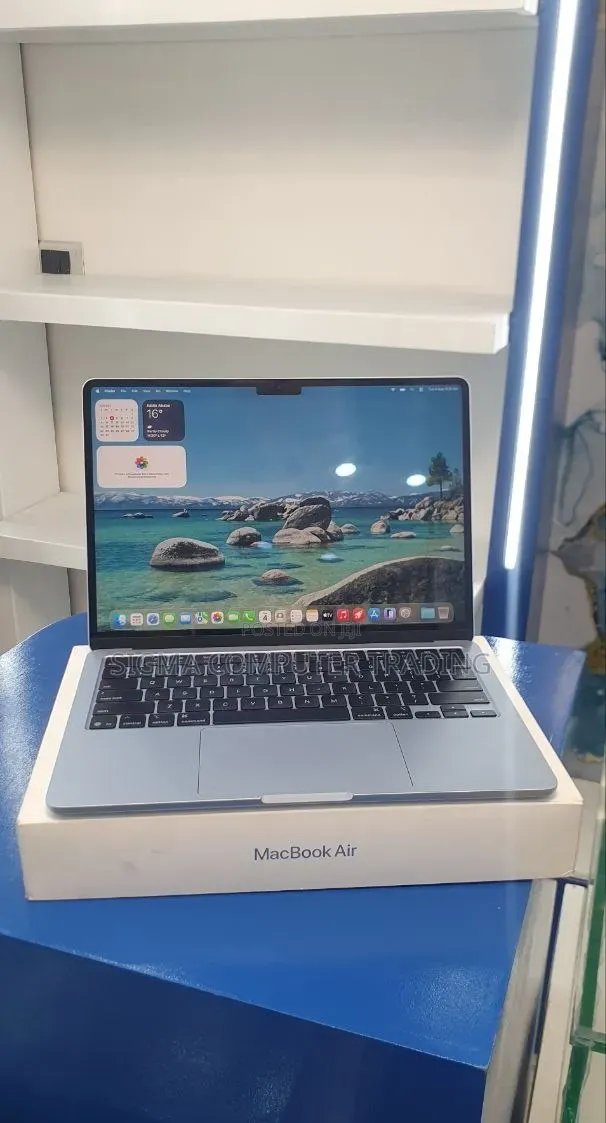 New Laptop Apple MacBook Air 2025 M4 16GB Apple M4 SSD 512GB