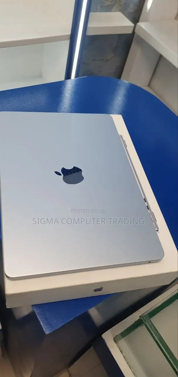 New Laptop Apple MacBook Air 2025 M4 16GB Apple M4 SSD 512GB
