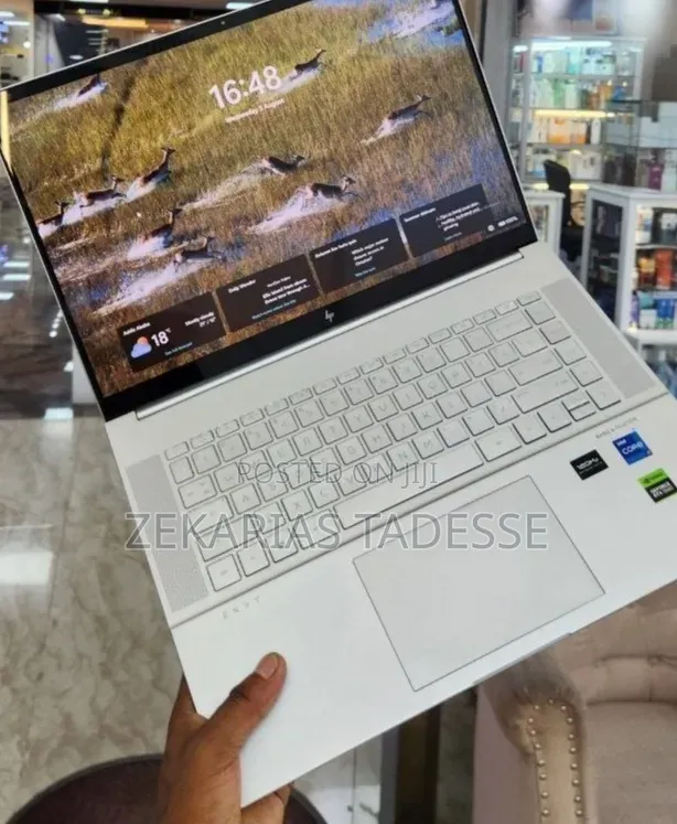 New Laptop HP Envy 14 12GB Intel Core i7 SSD 512GB