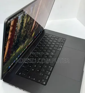 New Laptop Apple MacBook Pro 2019 18GB Intel Core M3 SSD 512GB