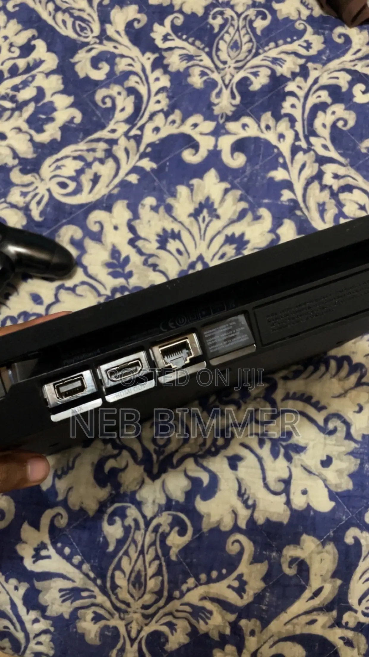 PlayStation 4 (Slim)