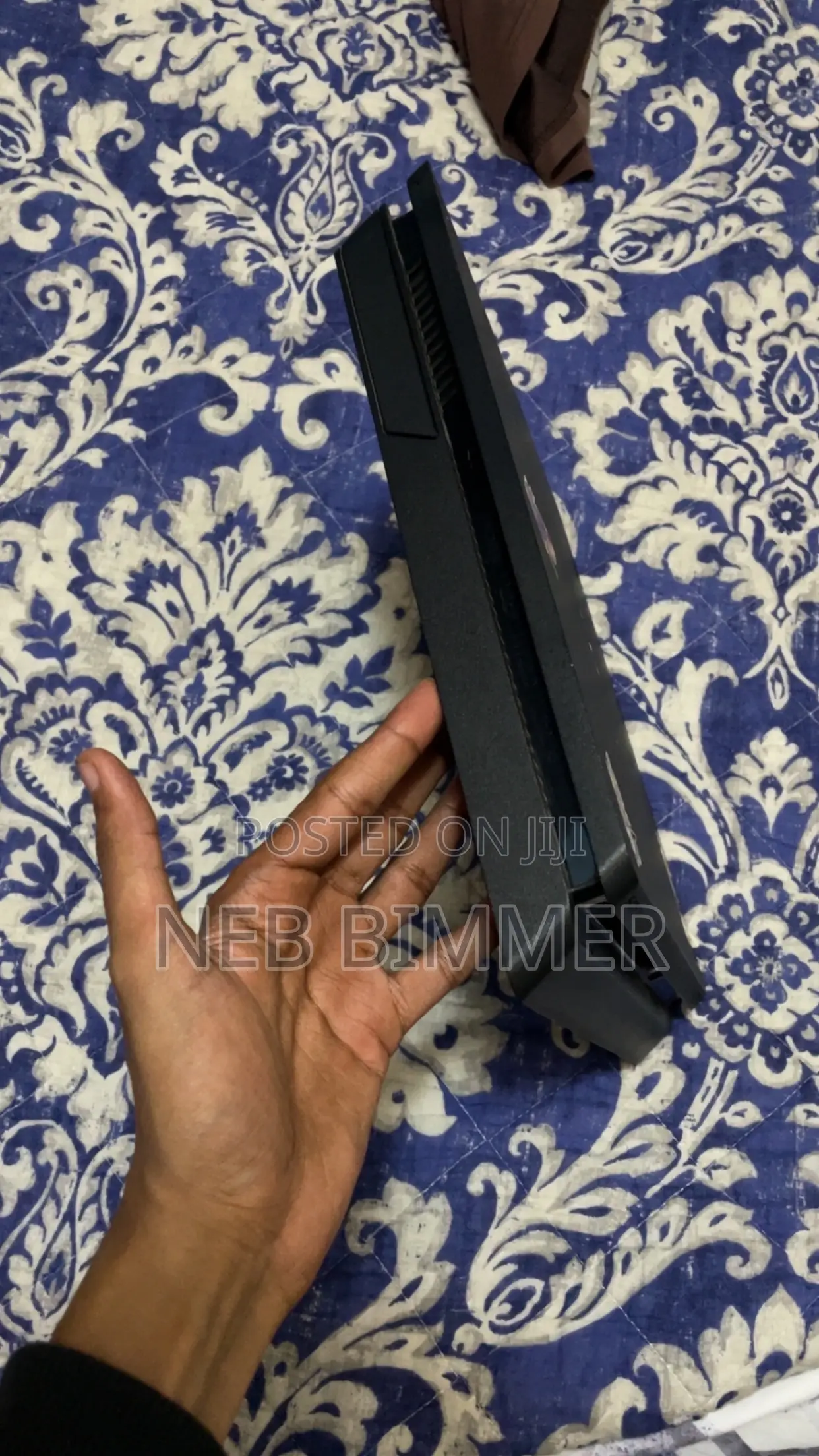 PlayStation 4 (Slim)