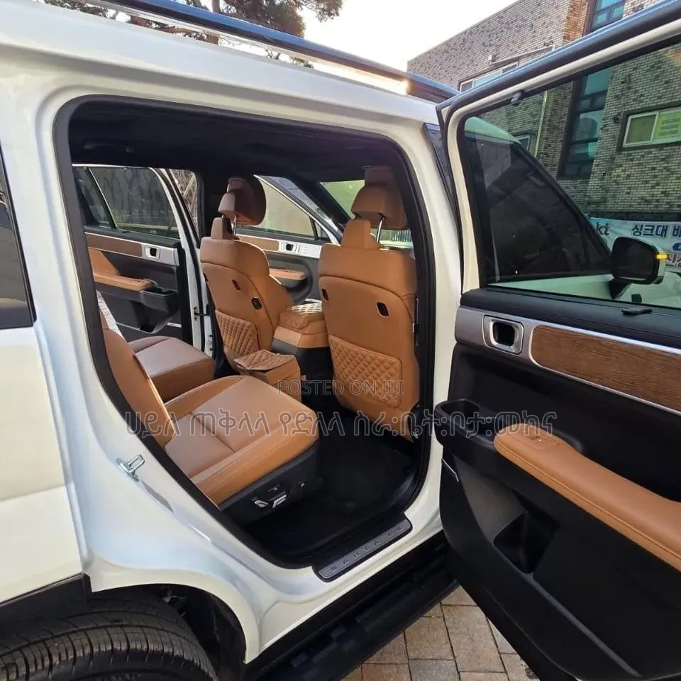 Hyundai Santa Fe 2024 Ivory