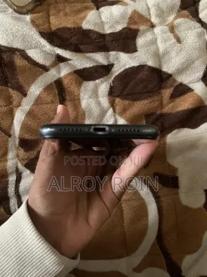 Apple iPhone 11 64 GB Black