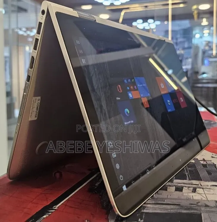 New Laptop HP Spectre X360 8GB Intel Core i5 SSD 256GB