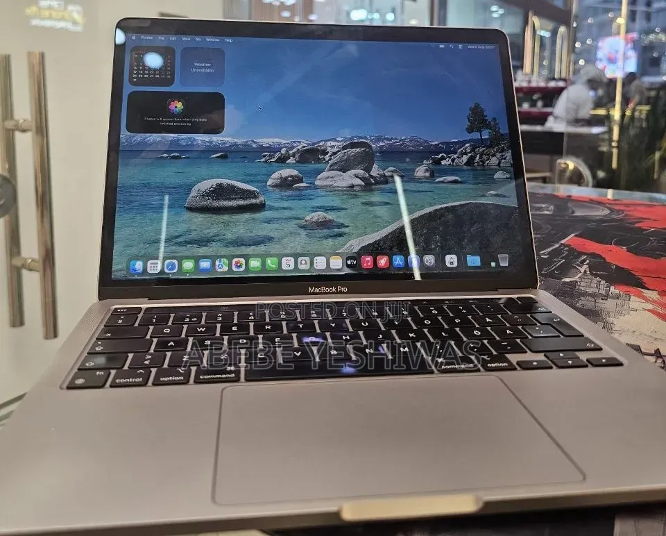 New Laptop Apple MacBook Pro 2020 M1 16GB Apple M2 SSD 256GB