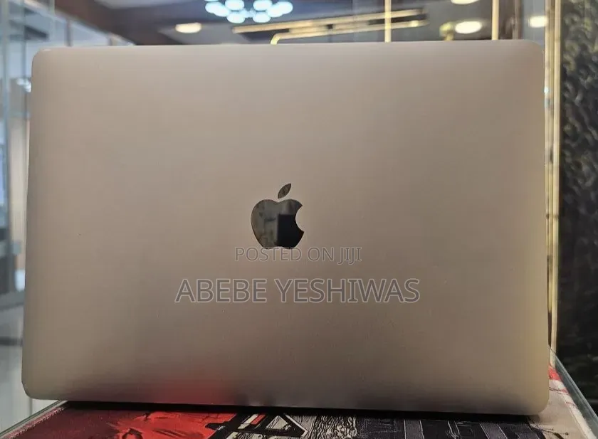 New Laptop Apple MacBook Pro 2020 M1 16GB Apple M2 SSD 256GB