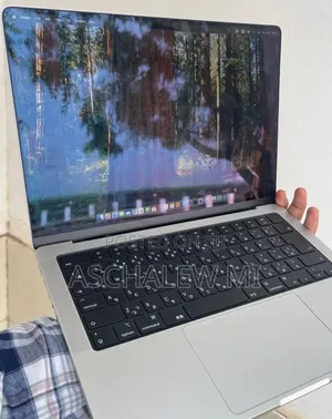 New Laptop Apple MacBook Pro 2024 M4 Pro 16GB Apple M4 Pro SSD 512GB