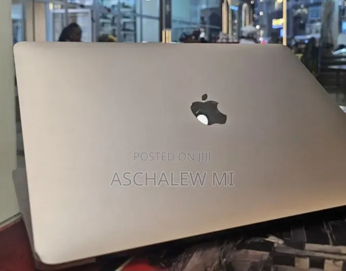 New Laptop Apple MacBook Pro 2020 M1 16GB Apple M1 SSD 256GB