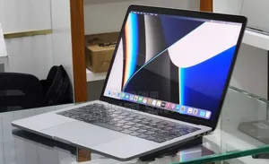 New Laptop Apple MacBook Pro 2019 16GB Intel Core i7 SSD 512GB