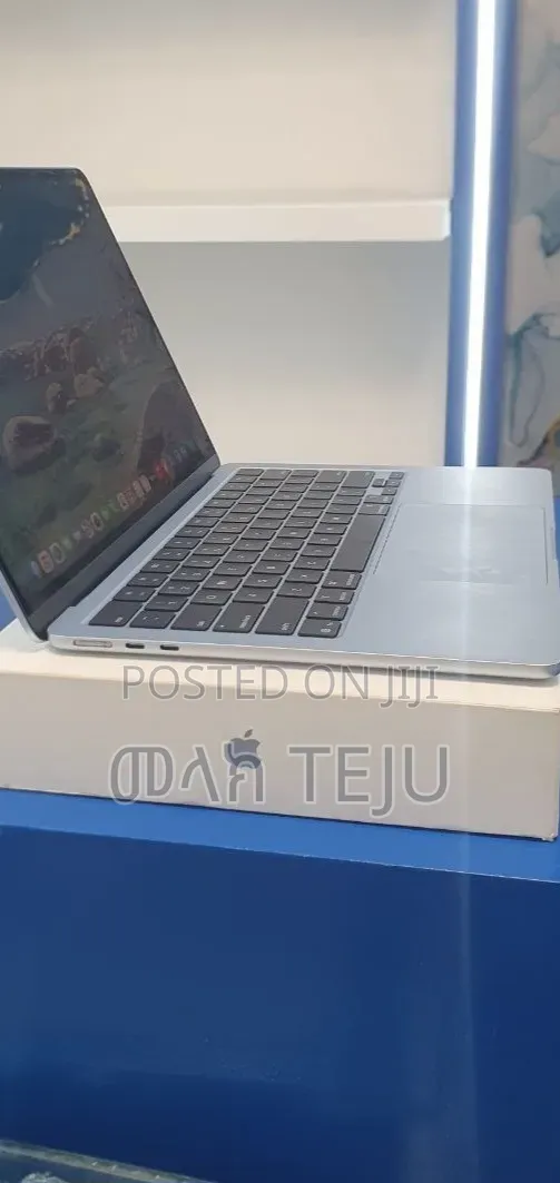 New Laptop Apple MacBook Air 2025 M4 16GB Apple M4 SSD 512GB