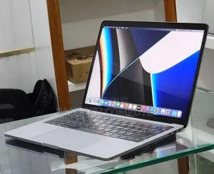 New Laptop Apple MacBook Pro 2019 16GB Intel Core i7 SSD 512GB