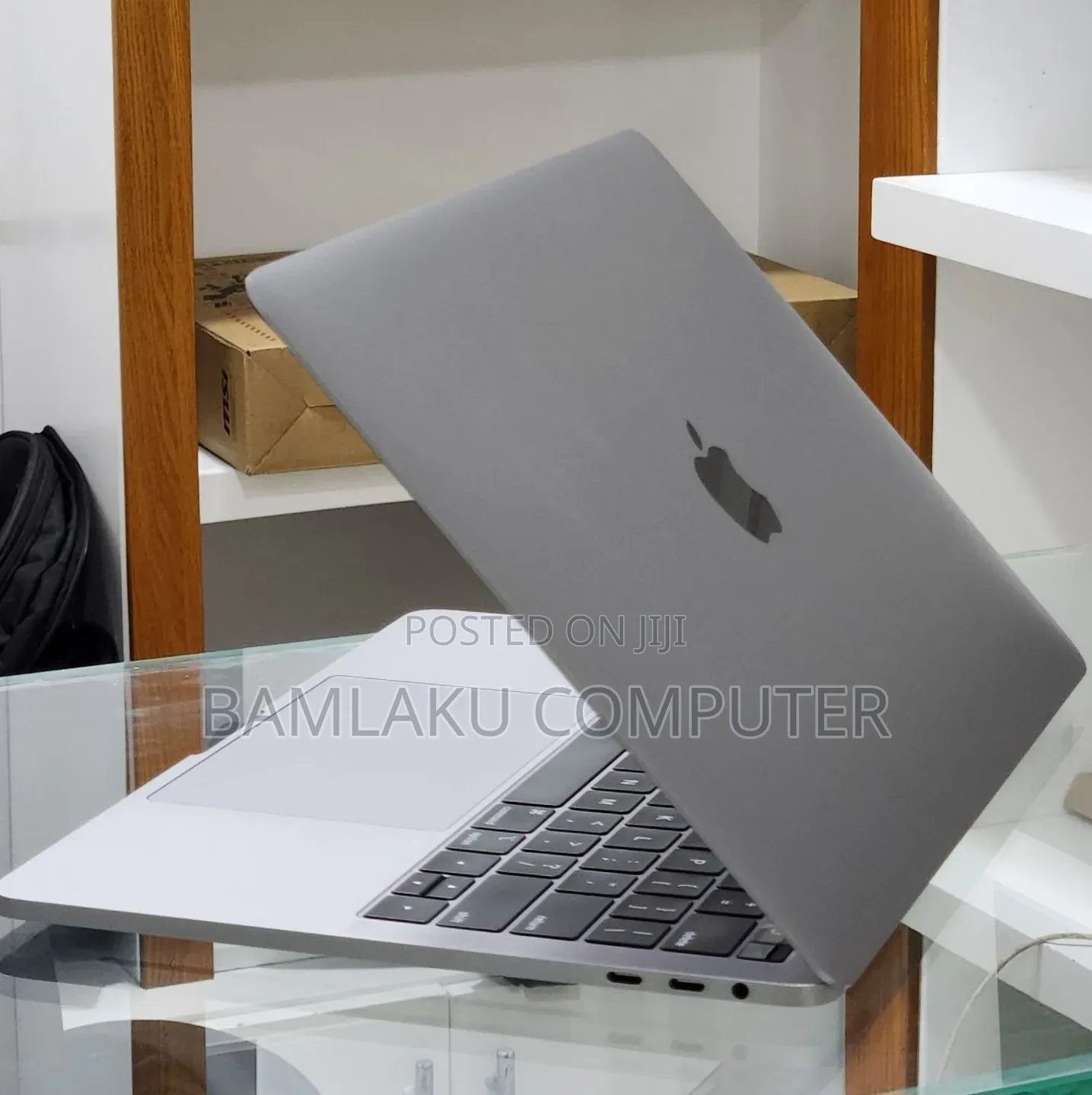 New Laptop Apple MacBook Pro 2019 16GB Intel Core i7 SSD 512GB