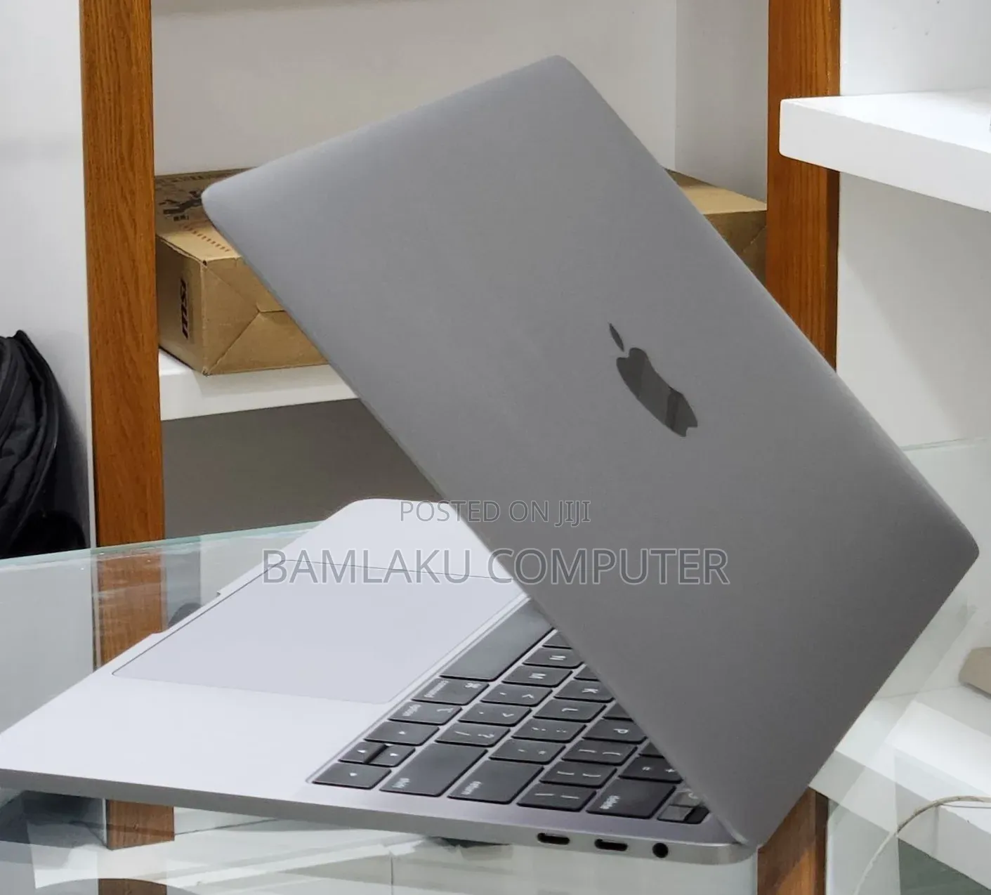 New Laptop Apple MacBook Pro 2019 16GB Intel Core i7 SSD 512GB