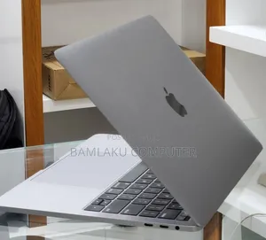 New Laptop Apple MacBook Pro 2019 16GB Intel Core i7 SSD 512GB