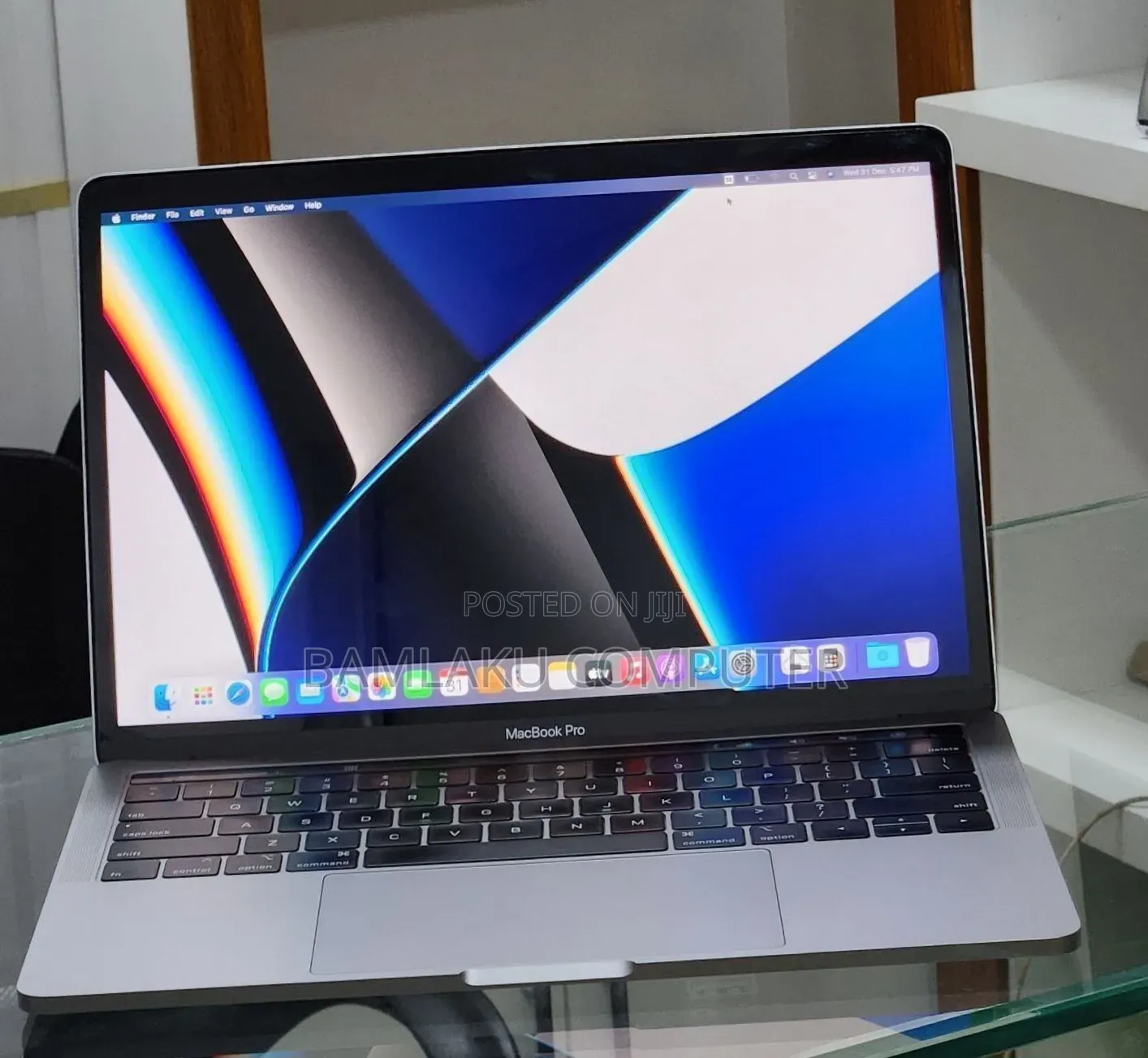New Laptop Apple MacBook Pro 2019 16GB Intel Core i7 SSD 512GB