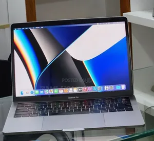 New Laptop Apple MacBook Pro 2019 16GB Intel Core i7 SSD 512GB
