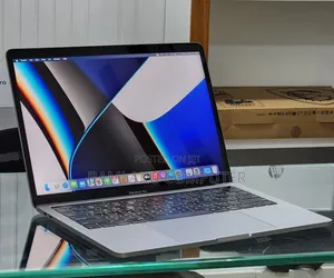 New Laptop Apple MacBook Pro 2019 16GB Intel Core i7 SSD 512GB
