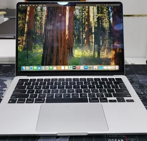 New Laptop Apple MacBook Air 2022 M2 8GB Apple M2 SSD 256GB