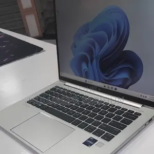 New Laptop HP EliteBook 840 10 16GB Intel Core i7 SSD 512GB