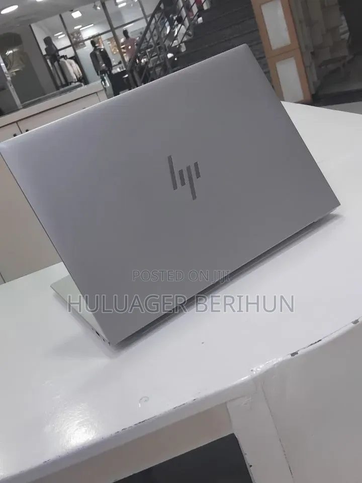 New Laptop HP EliteBook 840 10 16GB Intel Core i7 SSD 512GB