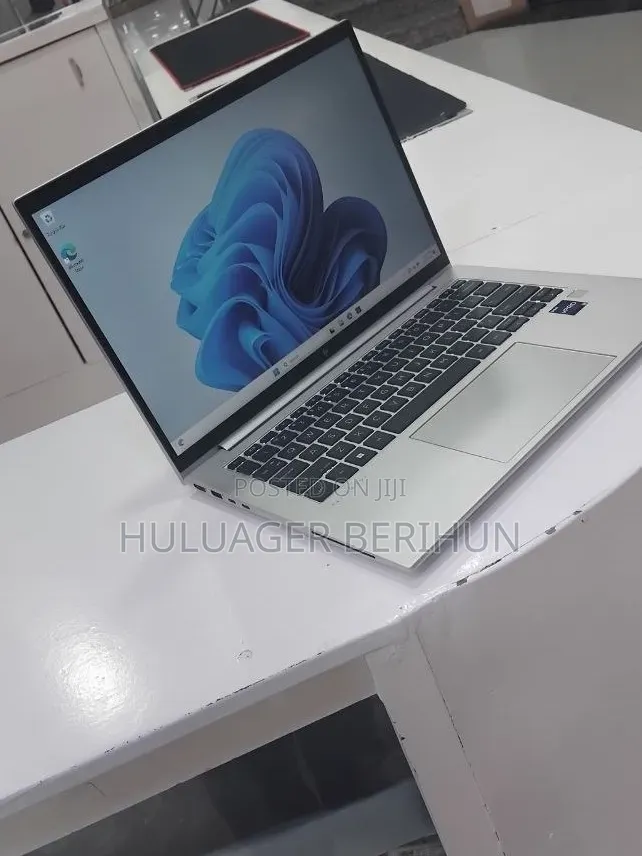 New Laptop HP EliteBook 840 10 16GB Intel Core i7 SSD 512GB