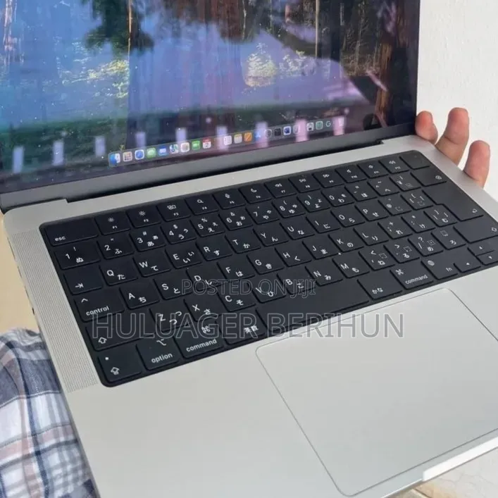 New Laptop Apple MacBook Pro 2024 M4 16GB Apple M4 SSD 512GB
