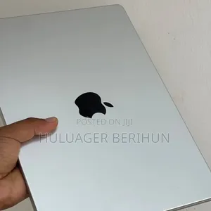 New Laptop Apple MacBook Pro 2024 M4 16GB Apple M4 SSD 512GB