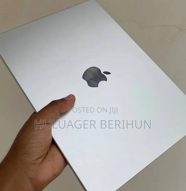 New Laptop Apple MacBook Pro 2024 M4 16GB Apple M4 SSD 512GB