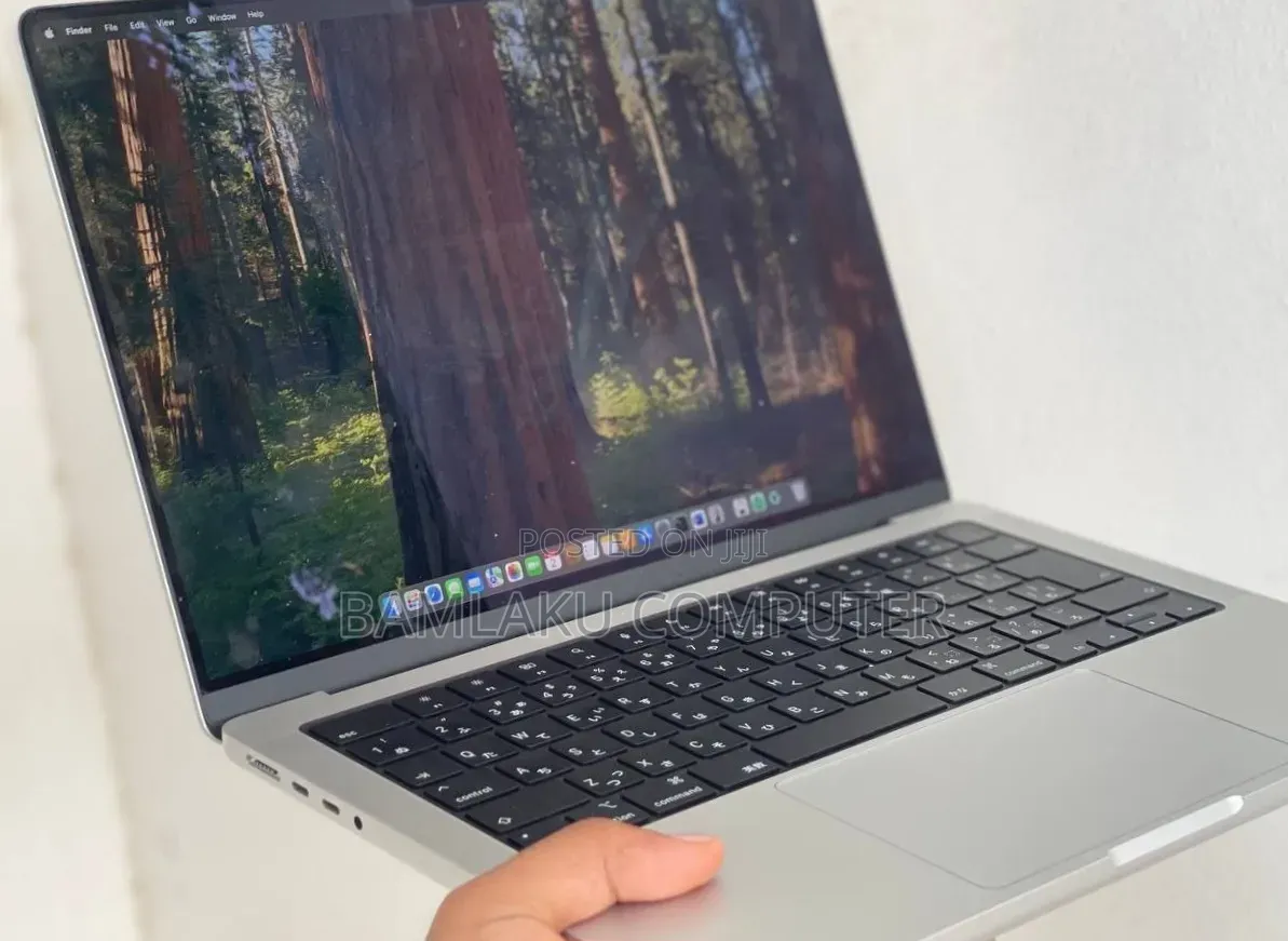 New Laptop Apple MacBook Pro 2024 M4 16GB Apple M4 Pro SSD 512GB