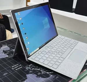 New Laptop Microsoft Surface 8GB Intel Core i7 SSD 256GB