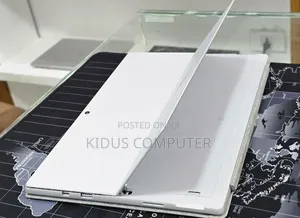 New Laptop Microsoft Surface 8GB Intel Core i7 SSD 256GB
