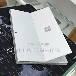New Laptop Microsoft Surface 8GB Intel Core i7 SSD 256GB