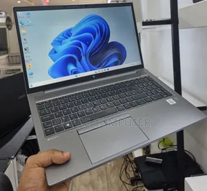 New Laptop HP ZBook Firefly 15 G7 16GB Intel Core i7 SSD 512GB