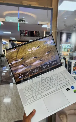 New Laptop HP Envy 15 12GB Intel Core i7 SSD 1T