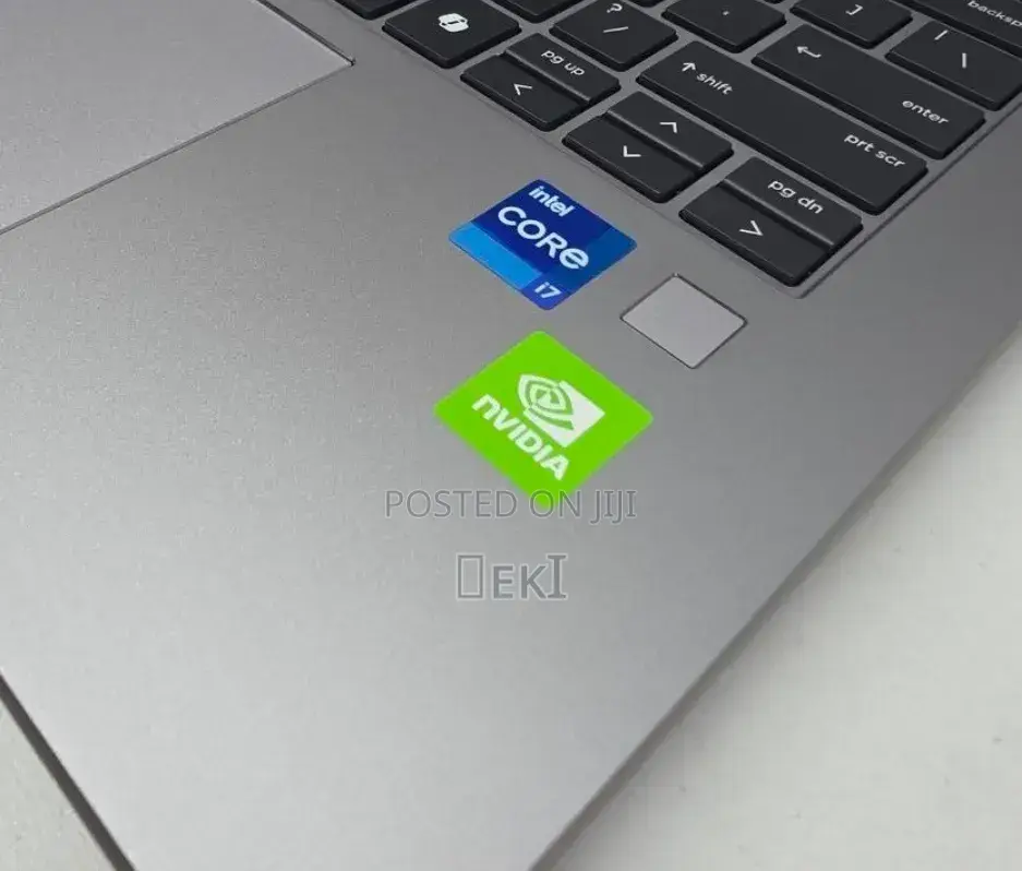 New Laptop HP ZBook Firefly G9 16GB Intel Core i7 SSD 512GB