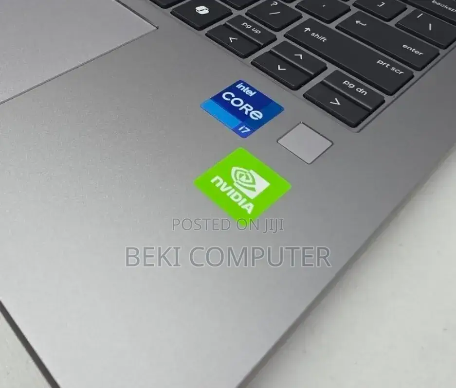 New Laptop HP ZBook Firefly G9 16GB Intel Core i7 SSD 512GB