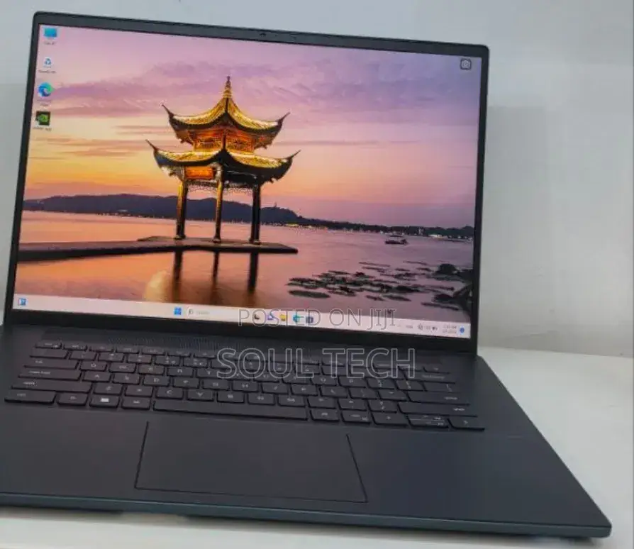 New Laptop Dell Inspiron 16 Plus 7620 16GB Intel Core i7 SSD 512GB