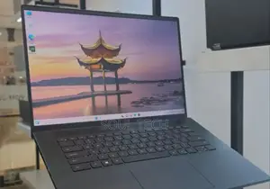 New Laptop Dell Inspiron 16 Plus 7620 16GB Intel Core i7 SSD 512GB
