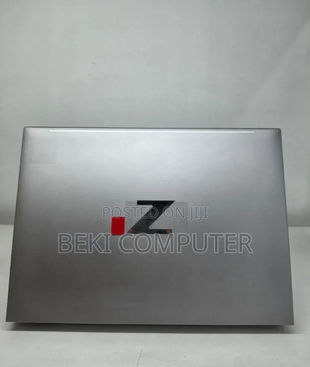 New Laptop HP ZBook Firefly G9 16GB Intel Core i7 SSD 512GB
