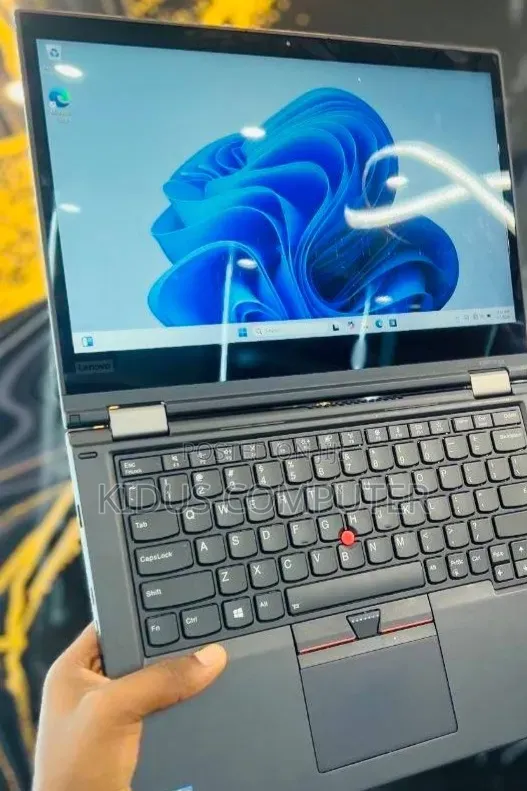 New Laptop Lenovo ThinkPad X1 Yoga 16GB Intel Core i5 SSD 512GB