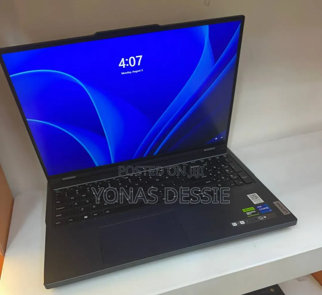 New Laptop Lenovo Legion Pro 7 24GB Intel Core i7 SSD 1T